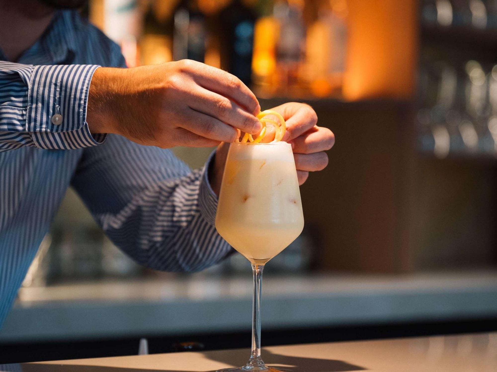 勒芒巴蒂诺尔美居酒店 外观 照片